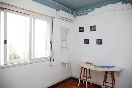 Quarto 1 de apartamento para alugar com 2 quartos, 75m² em Menino Deus, Porto Alegre