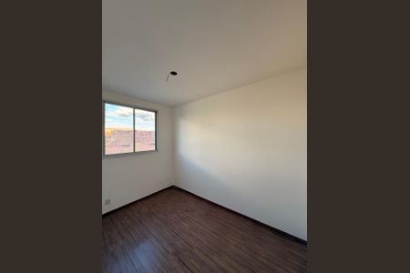 Casa à venda com 2 quartos, 52m² em Santa Rosa, Belo Horizonte