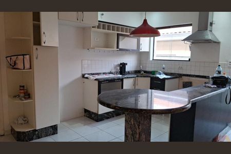 Casa à venda com 5 quartos, 500m² em Vila Amalia (Zona Norte), São Paulo