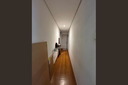 Corredor de apartamento à venda com 2 quartos, 68m² em São Geraldo, Porto Alegre