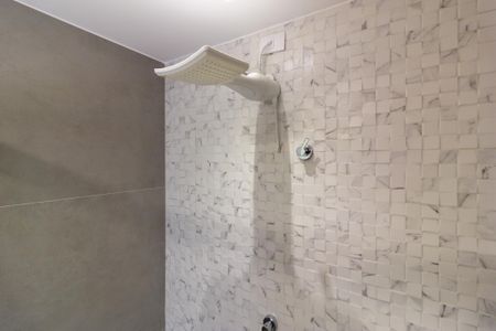 Banheiro de kitnet/studio à venda com 1 quarto, 25m² em Pinheiros, São Paulo