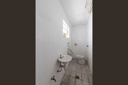 Banheiro de casa à venda com 1 quarto, 350m² em Jardim Cocaia, Guarulhos