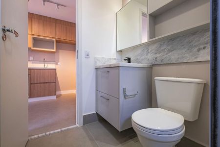 Banheiro  de apartamento para alugar com 1 quarto, 29m² em Pinheiros, São Paulo