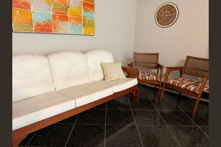 Casa à venda com 4 quartos, 217m² em Itaipu, Niterói