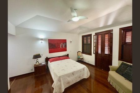 Casa à venda com 4 quartos, 600m² em Itaipu, Niterói