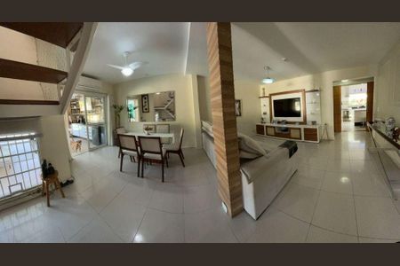 Casa à venda com 4 quartos, 214m² em Serra Grande, Niterói