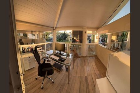 Casa à venda com 4 quartos, 214m² em Serra Grande, Niterói