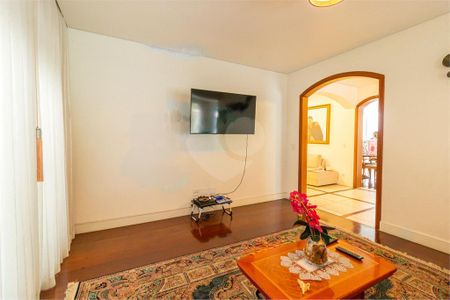 Casa à venda com 4 quartos, 356m² em Jardim Cordeiro, São Paulo