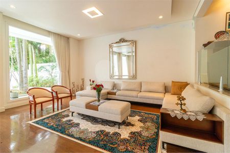 Casa à venda com 4 quartos, 356m² em Jardim Cordeiro, São Paulo