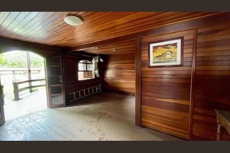 Casa à venda com 3 quartos, 120m² em Itaipu, Niterói