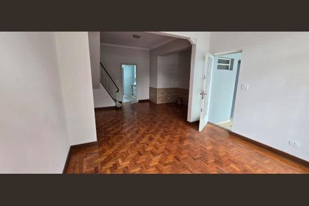 Casa à venda com 3 quartos, 141m² em Vila Cordeiro, São Paulo