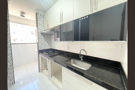 Cozinha de apartamento à venda com 3 quartos, 70m² em Planalto, Belo Horizonte
