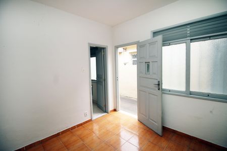 Sala de casa para alugar com 1 quarto, 31m² em Jardim América, Rio de Janeiro