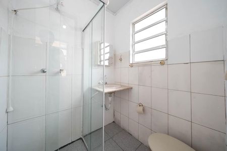 Banheiro de casa para alugar com 1 quarto, 85m² em Vila Costa Melo, São Paulo