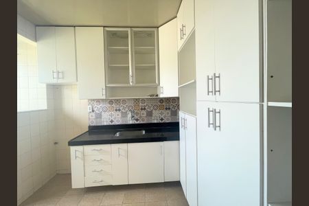 Cozinha de apartamento à venda com 2 quartos, 60m² em Padre Eustáquio, Belo Horizonte